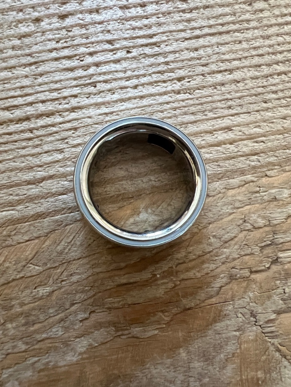 Oura Ring 4 Size 8 (Silver) with Charger and Box - Picture 12 of 16